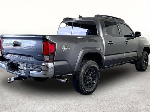 Used 2019 Toyota Tacoma SR5 AWD/4WD image 2