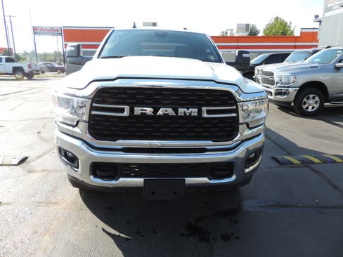 Used 2024 RAM 2500 Big Horn w/ Bed Utility Group image 4