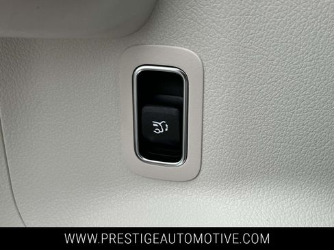 Used 2025 Mercedes-Benz GLA 250 4MATIC image 32