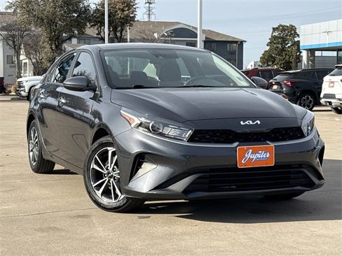 Used 2024 Kia Forte LXS image 2