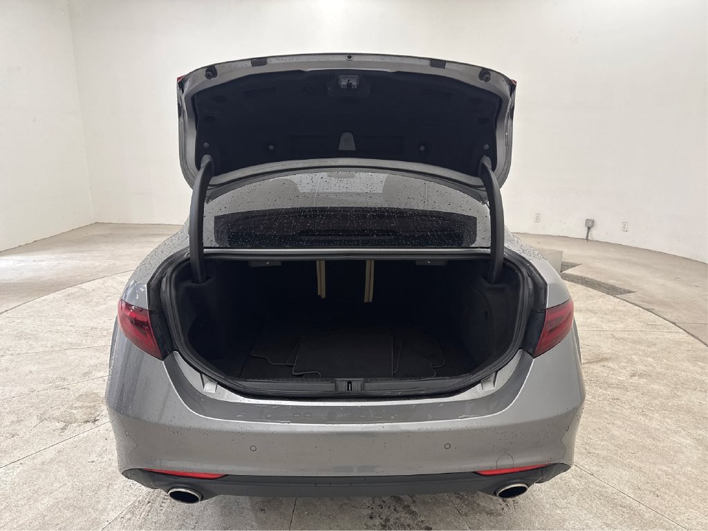 Used 2019 Alfa Romeo Giulia Ti w/ Quick Order Package 22Z Lusso RWD image 26