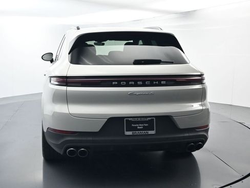 Certified 2025 Porsche Cayenne S image 13