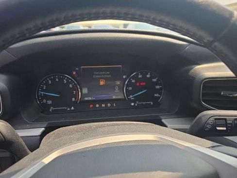 Used 2022 Ford Explorer XLT w/ Equipment Group 202A AWD/4WD image 12