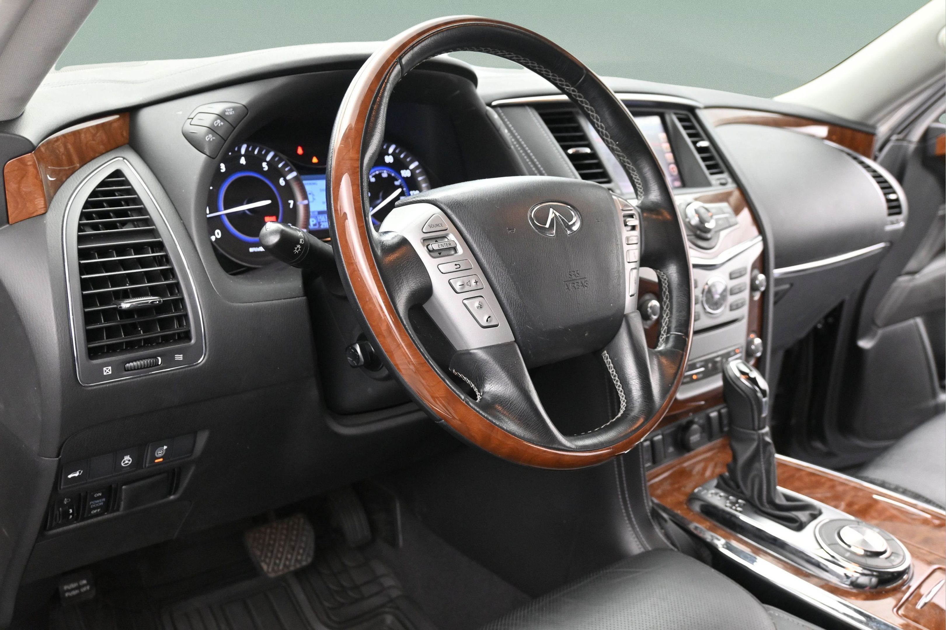 Used 2018 INFINITI QX80 2WD w/ Driver Assistance Package image 12