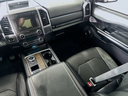 Used 2019 Ford Expedition Platinum RWD image 19