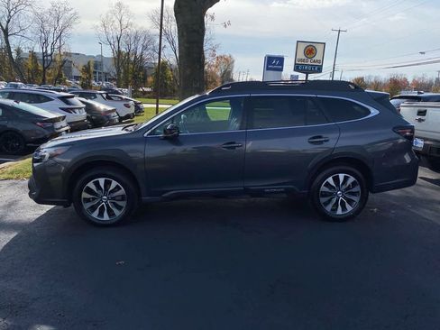 Used 2023 Subaru Outback Limited image 7