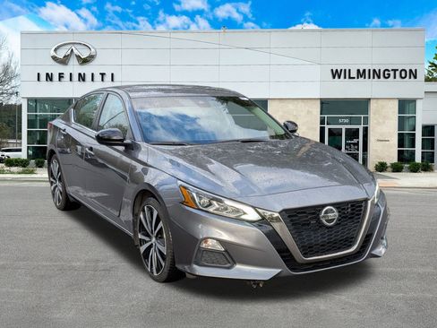 Used 2022 Nissan Altima 2.5 SR image 1
