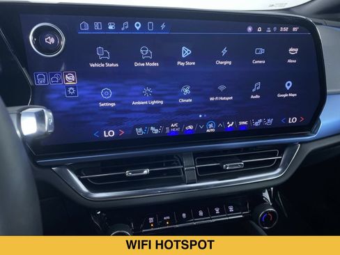 Certified 2024 Chevrolet Equinox EV LT FWD image 5