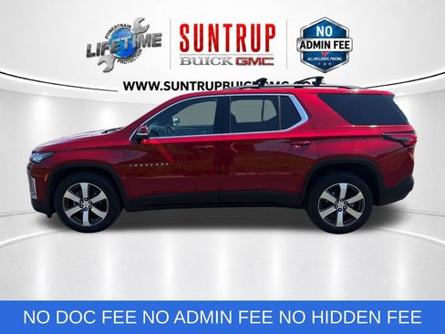 Used 2023 Chevrolet Traverse LT w/ LT Premium Package AWD/4WD image 2
