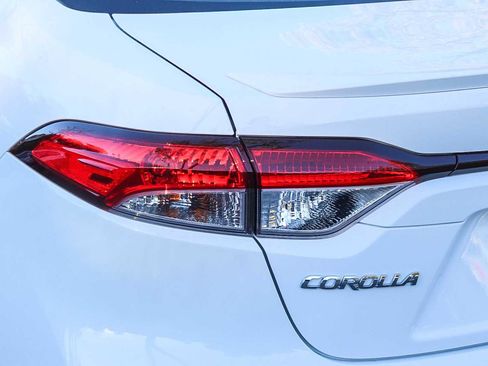 Used 2024 Toyota Corolla SE image 7