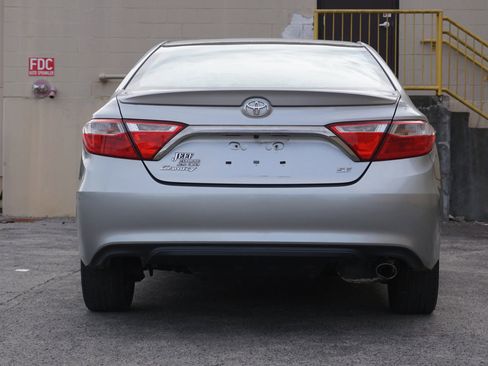 Used 2016 Toyota Camry SE image 6