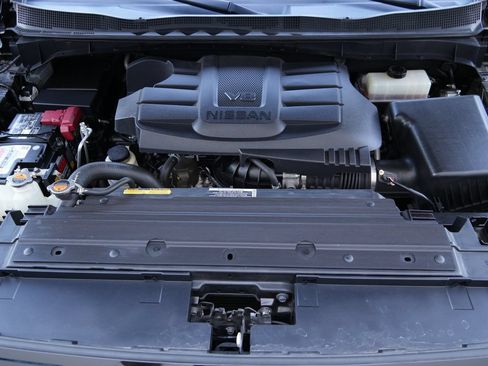 Used 2021 Nissan Titan SV w/ SV Convenience Package RWD image 35