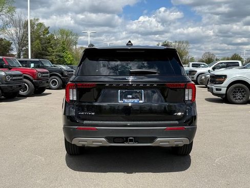 Used 2026 Ford Explorer Active w/ Active Comfort Package AWD/4WD image 6