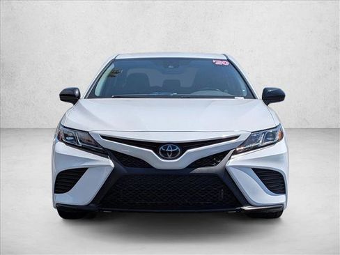 Used 2020 Toyota Camry SE w/ Carpet Mat Package FWD image 2