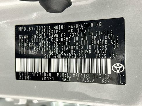 Used 2025 Toyota Corolla LE FWD image 31