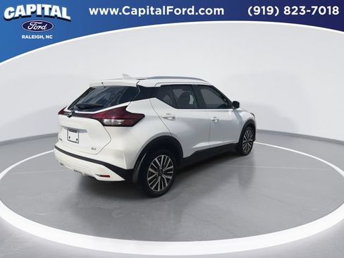 Used 2024 Nissan Kicks SV FWD image 8