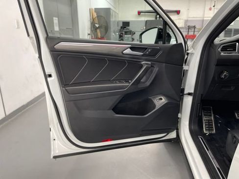 Used 2024 Volkswagen Tiguan SE R-Line AWD/4WD image 24