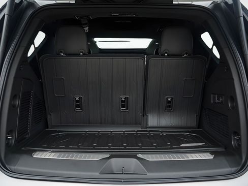 New 2026 GMC Yukon AT4 Ultimate w/ LPO, Floor Liner Package AWD/4WD image 8