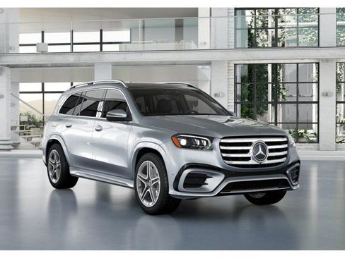 Used 2025 Mercedes-Benz GLS 450 4MATIC image 11