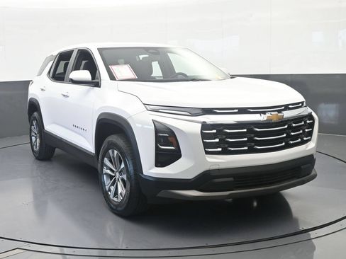 Used 2025 Chevrolet Equinox LT FWD image 9