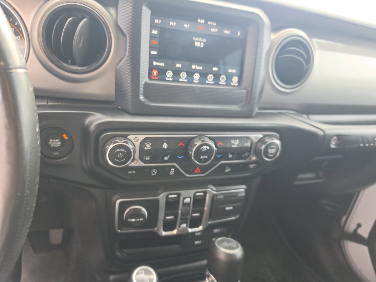 Used 2019 Jeep Wrangler Unlimited Sport w/ Technology Group AWD/4WD image 5