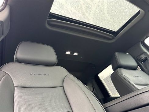 Used 2023 GMC Sierra 1500 Denali w/ Denali Reserve Package image 20