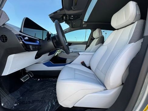 New 2025 Cadillac Optiq Sport 1 w/ LPO, ONYX Package image 22