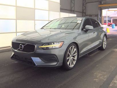 Used 2019 Volvo S60 T5 Momentum w/ Premium Package