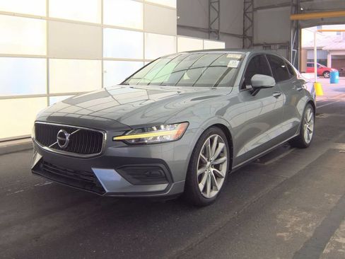 Used 2019 Volvo S60 T5 Momentum w/ Premium Package FWD image 1