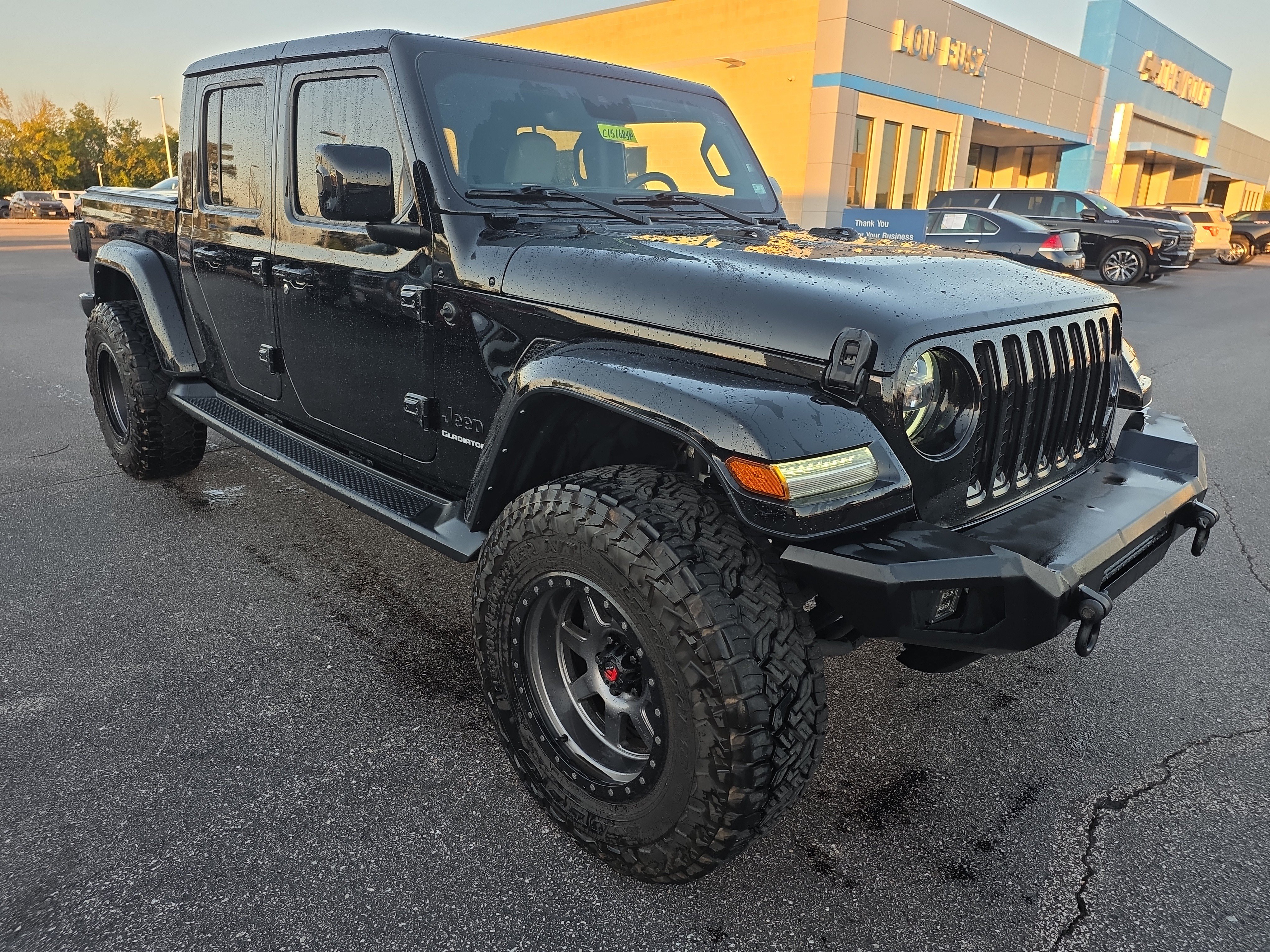 Used 2021 Jeep Gladiator Overland AWD/4WD image 2