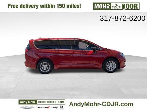 New 2026 Chrysler Voyager LX image 9