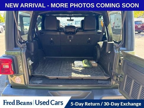 Used 2021 Jeep Wrangler Unlimited Rubicon w/ Xtreme Recon 35" Tire Package AWD/4WD image 11