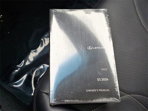 Used 2022 Lexus ES 300h Ultra Luxury w/ Accessory Package 2 image 25