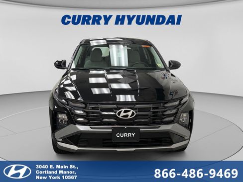 Used 2025 Hyundai Tucson SE AWD/4WD image 8