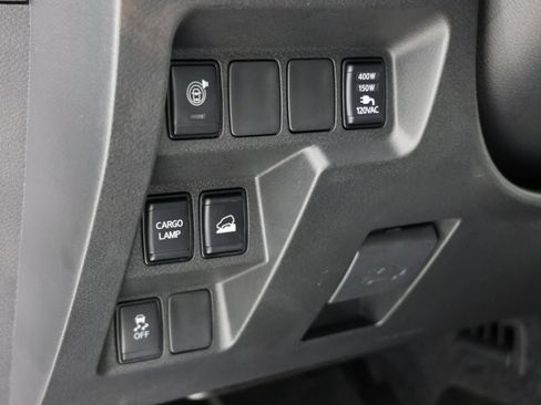 Used 2024 Nissan Frontier SL w/ Technology Package image 25