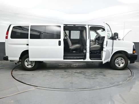 Used 2024 Chevrolet Express 3500 LS RWD image 48