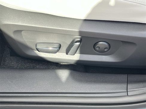 New 2026 Mitsubishi Outlander SE image 11