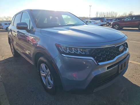 Used 2021 Kia Sorento LX image 4