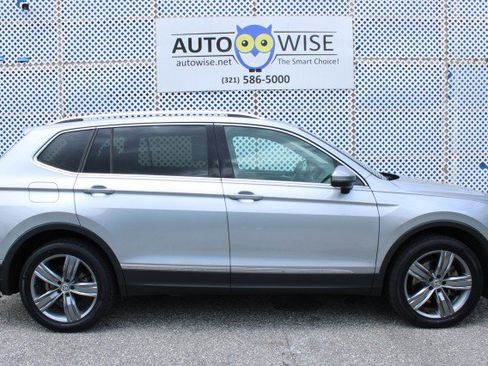 Used 2019 Volkswagen Tiguan SEL Premium w/ 3rd Row Seat Package AWD/4WD image 3