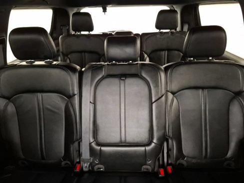 Used 2024 Jeep Wagoneer Series II w/ Flexible Seating Group RWD image 32