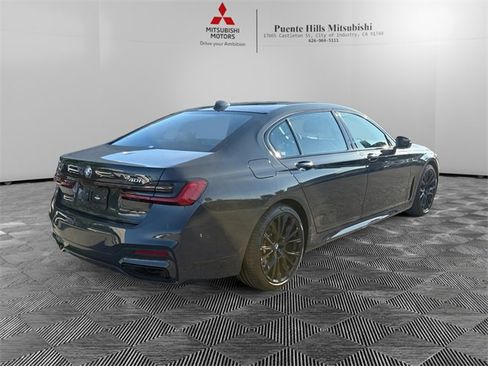 Used 2022 BMW 740i 740i w/ M Sport Package image 5