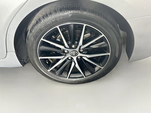 Used 2024 Toyota Camry SE FWD image 11