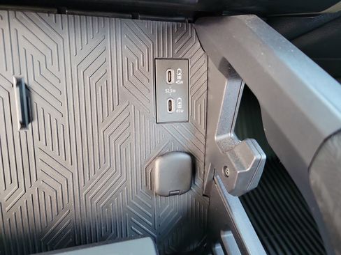 Certified 2025 Toyota Tacoma SR5 image 24