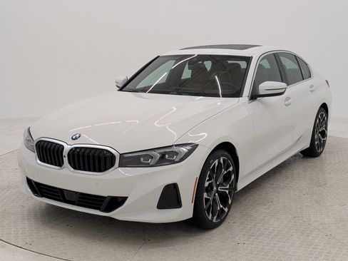 New 2025 BMW 330i Sedan w/ Premium Package image 4
