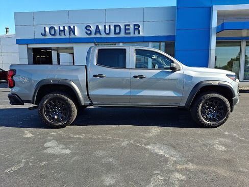 Used 2025 Chevrolet Colorado Trail Boss AWD/4WD image 7
