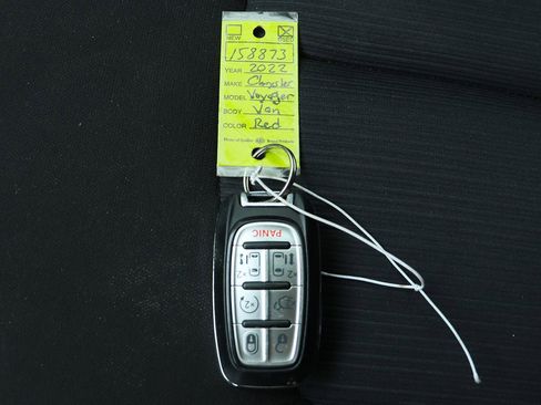 Used 2022 Chrysler Voyager LX image 61