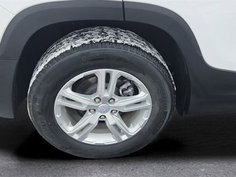 Used 2023 GMC Terrain SLE w/ Driver Convenience Package image 18