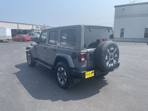 Used 2021 Jeep Wrangler Unlimited Sahara AWD/4WD image 6
