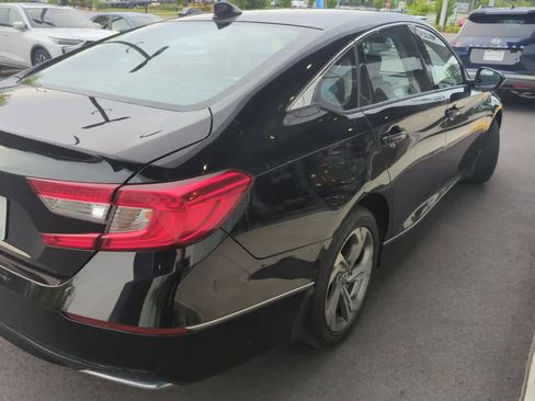 Used 2019 Honda Accord EX image 4