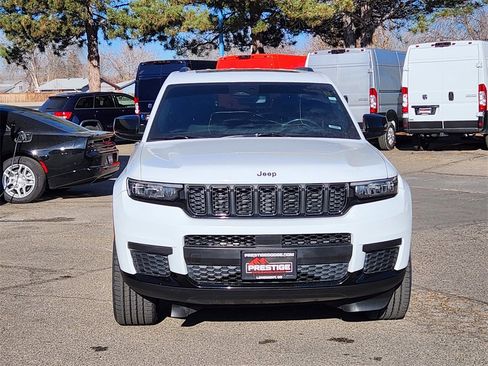 Used 2022 Jeep Grand Cherokee L Altitude image 5